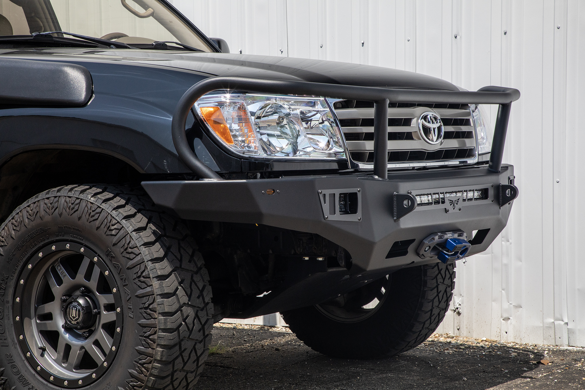 Primer White Front Bumper Headlight Trim For Lexus LX470 1998-2002 – Left & Right Pair