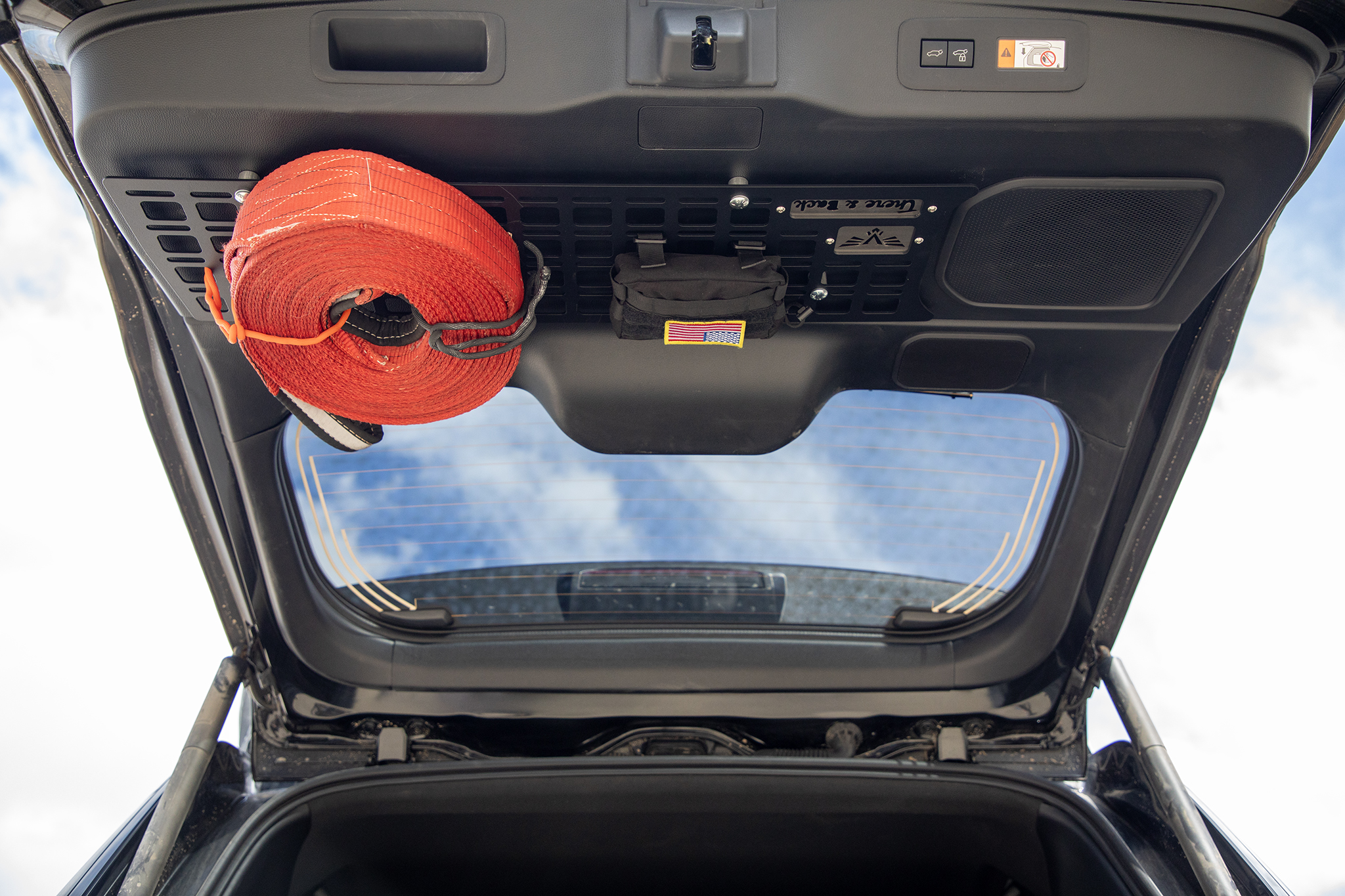 Land Cruiser Hatch MOLLE Panel | 250 (24+)