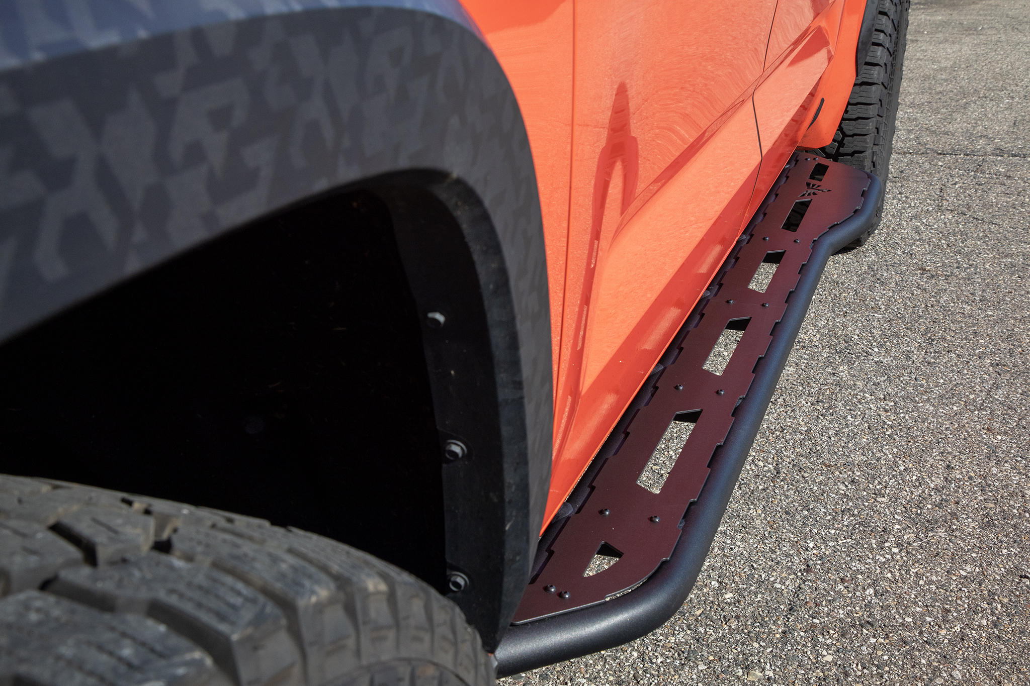 Tundra Strike Slider Tread Plate | 2022+