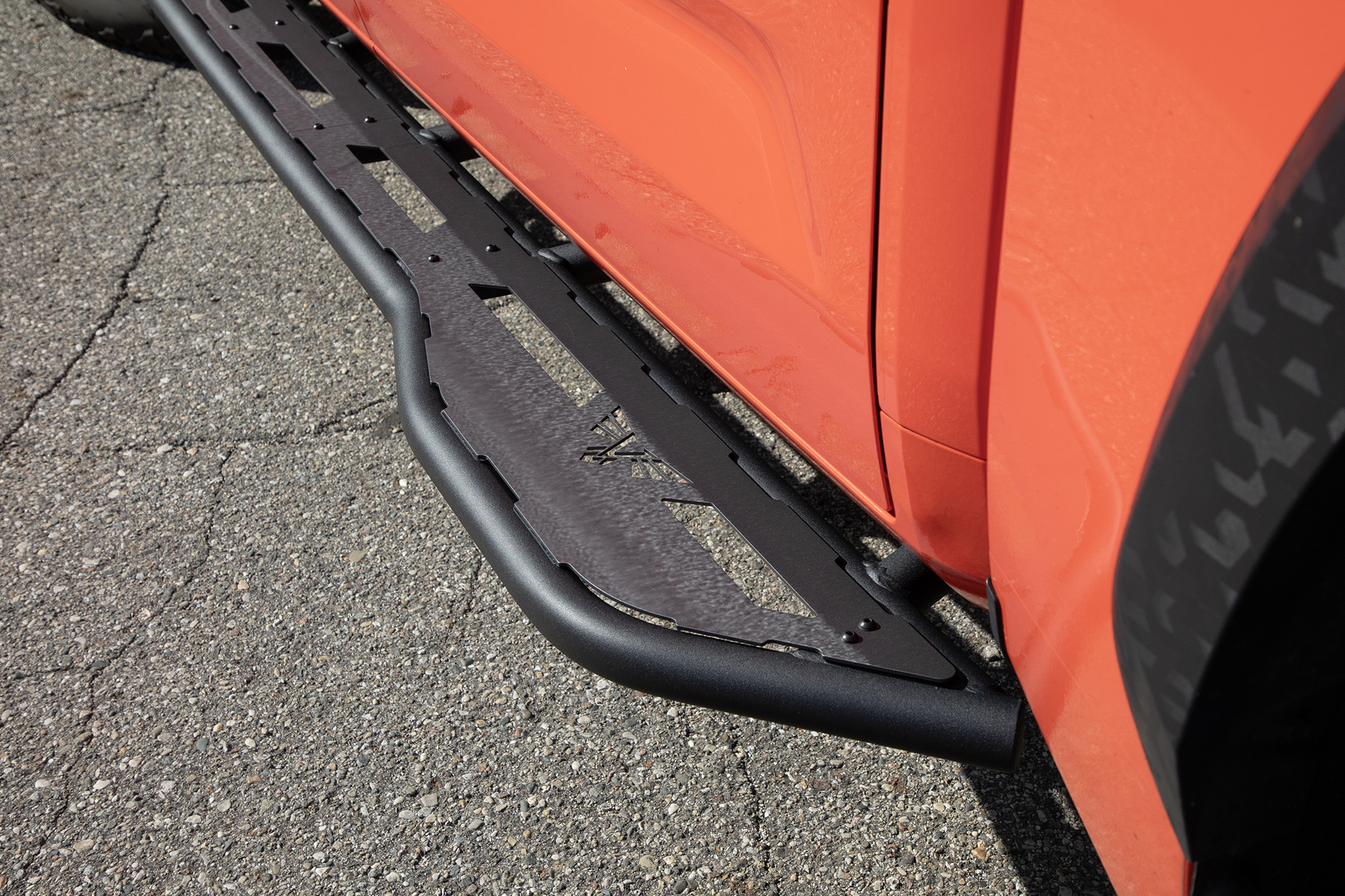 Tundra Strike Slider Tread Plate | 2022+