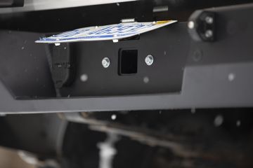 Tundra Rear Strike Hidden Hitch | (14-21)